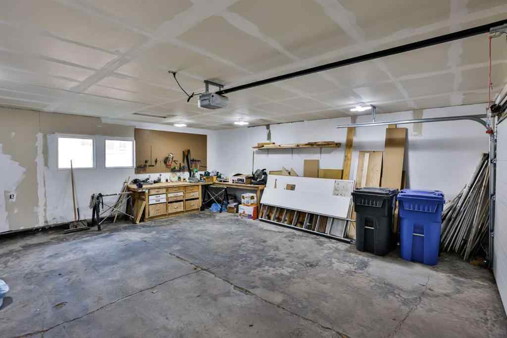 MLS® A2267643 - 2010 10th Avenue S in Victoria Park Lethbridge, Residential