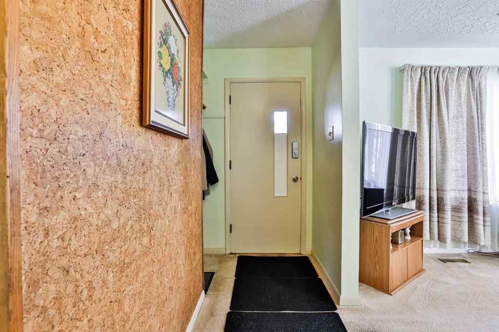 MLS® A2267643 - 2010 10th Avenue S in Victoria Park Lethbridge, Residential