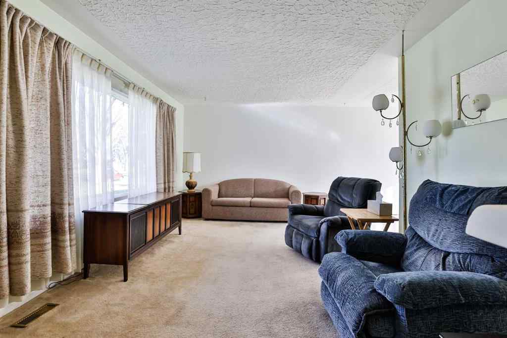 MLS® A2267643 - 2010 10th Avenue S in Victoria Park Lethbridge, Residential