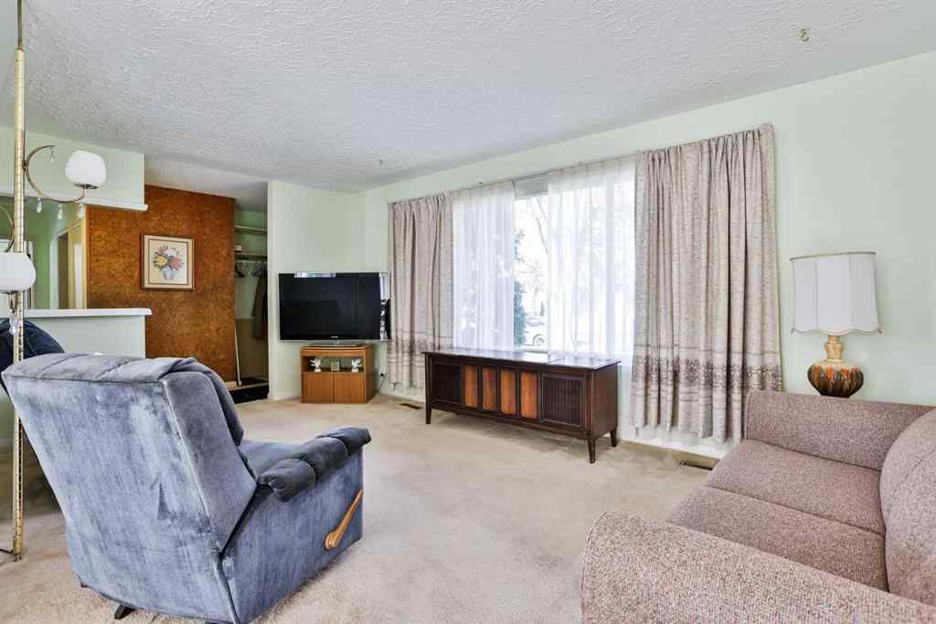 MLS® A2267643 - 2010 10th Avenue S in Victoria Park Lethbridge, Residential