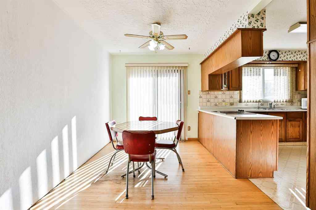 MLS® A2267643 - 2010 10th Avenue S in Victoria Park Lethbridge, Residential