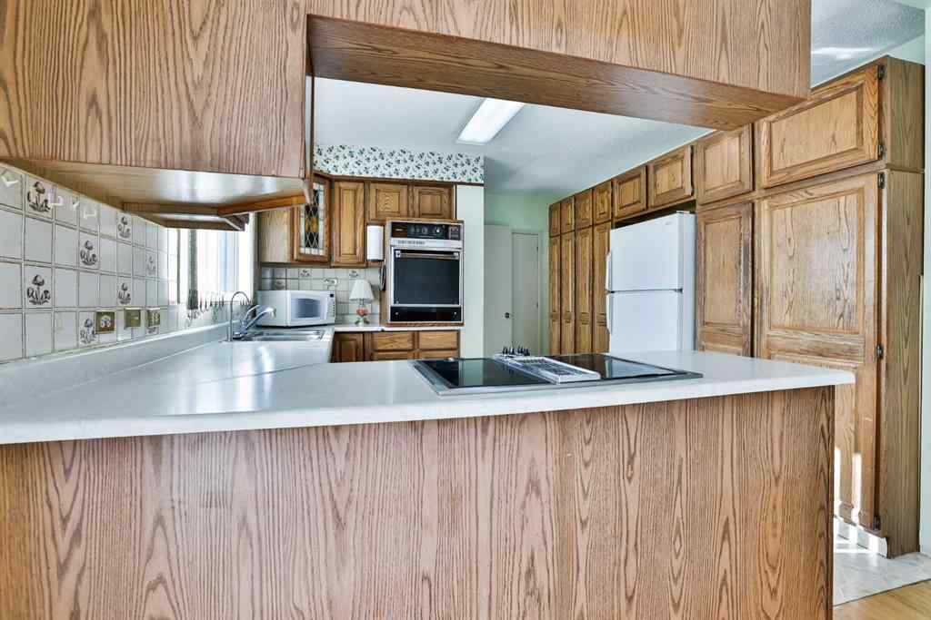 MLS® A2267643 - 2010 10th Avenue S in Victoria Park Lethbridge, Residential