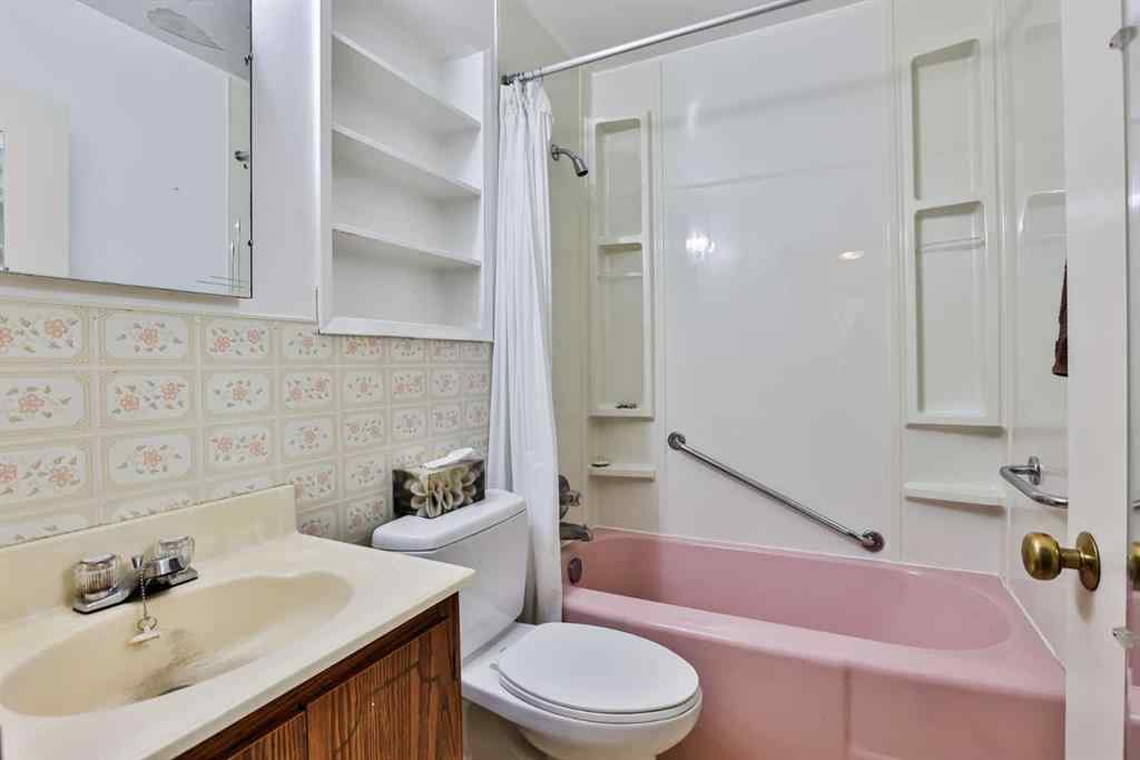 MLS® A2267643 - 2010 10th Avenue S in Victoria Park Lethbridge, Residential