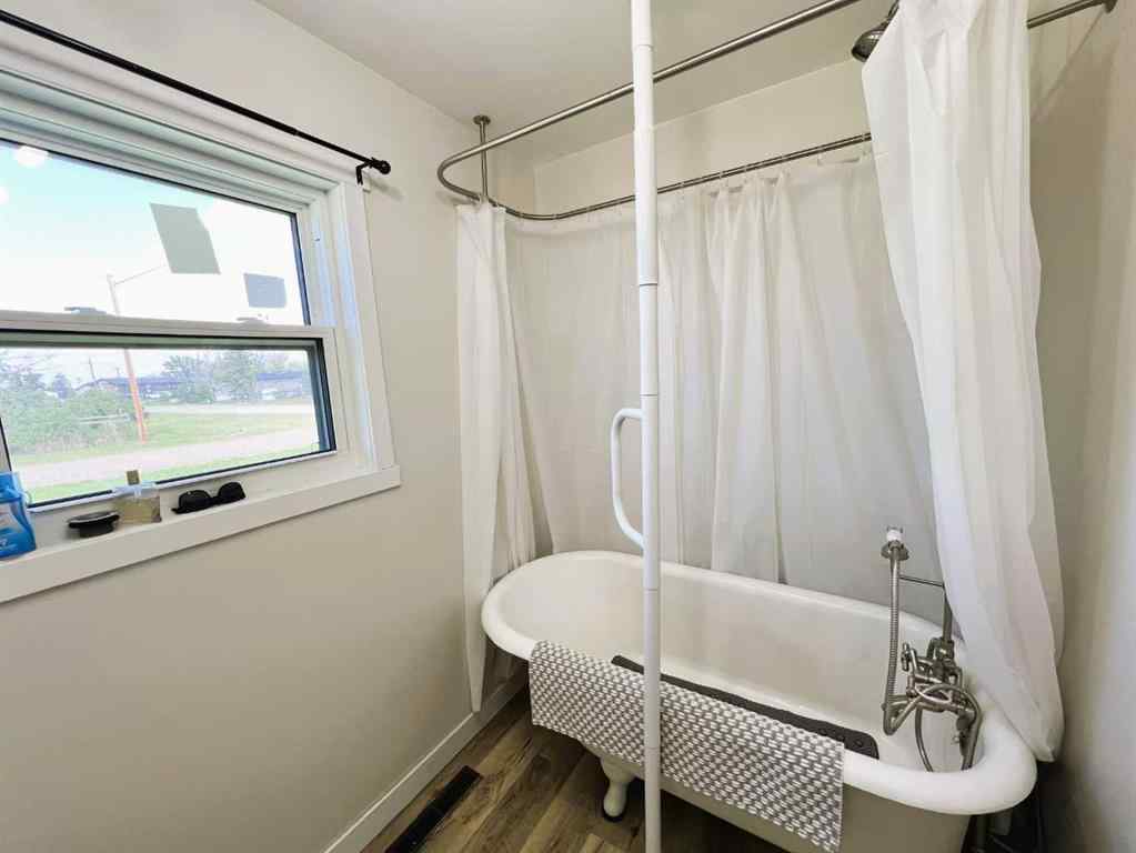 MLS® A2267644 - 409 Illingworth Avenue  in NONE Suffield, Residential