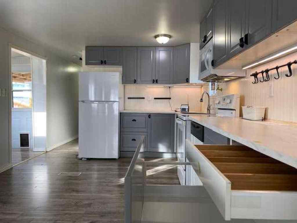 MLS® A2267649 - Unit #101 145 EAST RIVER Road  in Hardisty Hinton, Mobile