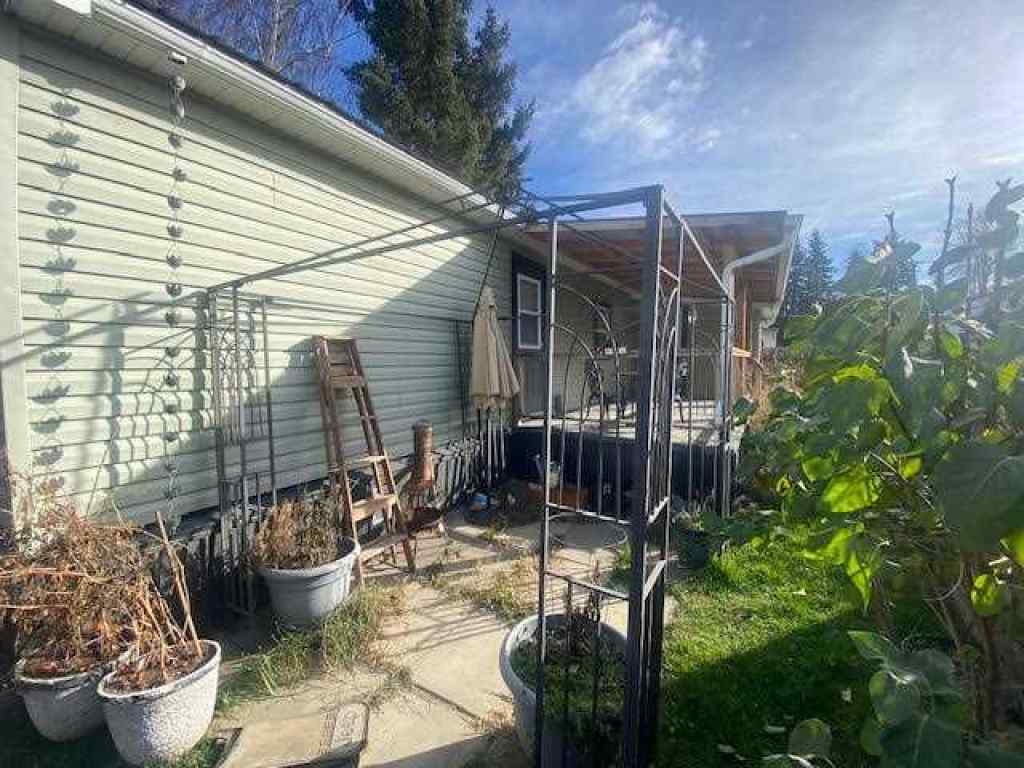 MLS® A2267649 - Unit #101 145 EAST RIVER Road  in Hardisty Hinton, Mobile