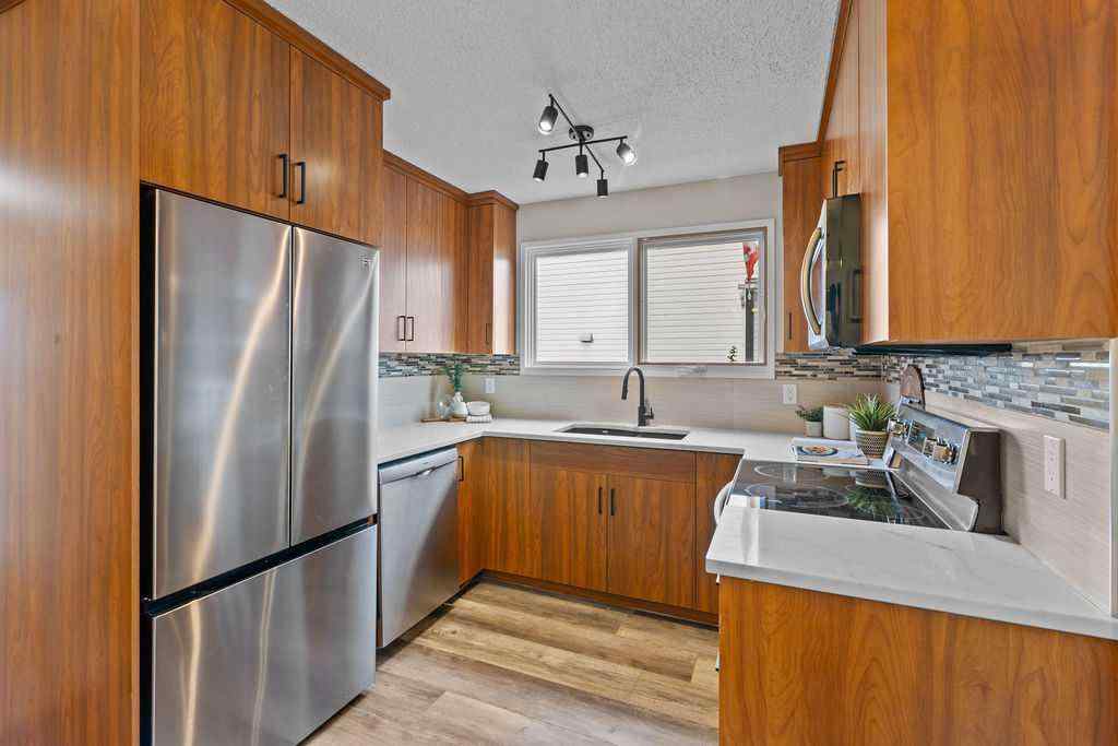MLS® A2267651 - 111 Deerview Way SE in Deer Ridge Calgary, Residential