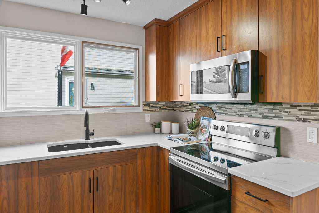 MLS® A2267651 - 111 Deerview Way SE in Deer Ridge Calgary, Residential