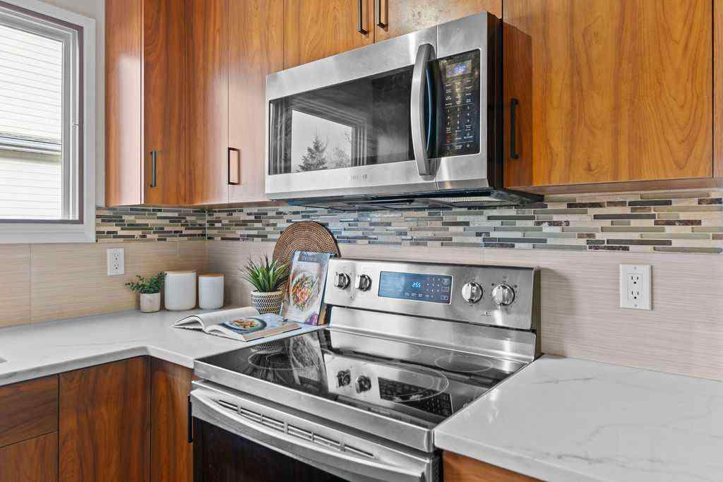 MLS® A2267651 - 111 Deerview Way SE in Deer Ridge Calgary, Residential