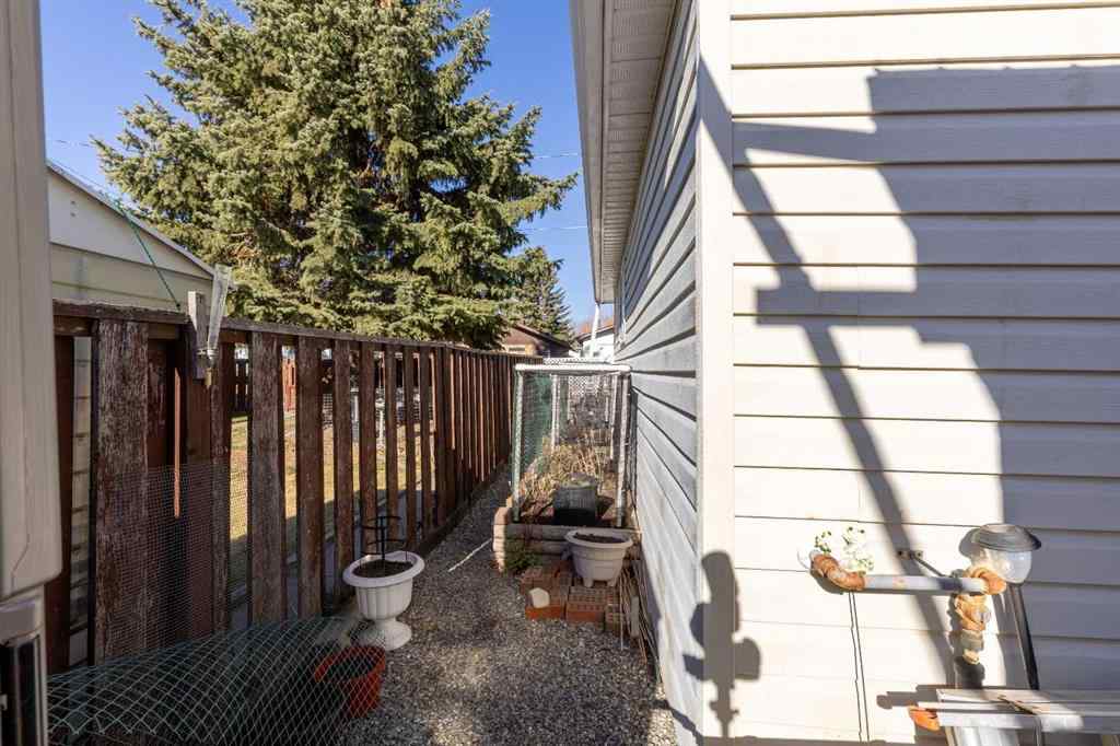 MLS® A2267655 - 130 45 Avenue W in NONE Claresholm, Residential