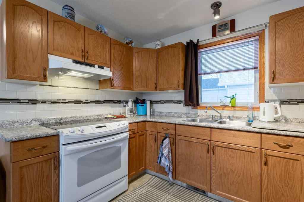 MLS® A2267655 - 130 45 Avenue W in NONE Claresholm, Residential