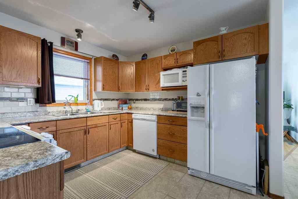 MLS® A2267655 - 130 45 Avenue W in NONE Claresholm, Residential