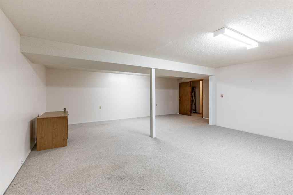 MLS® A2267656 - 8 Ross Glen Green SE in Ross Glen Medicine Hat, Residential