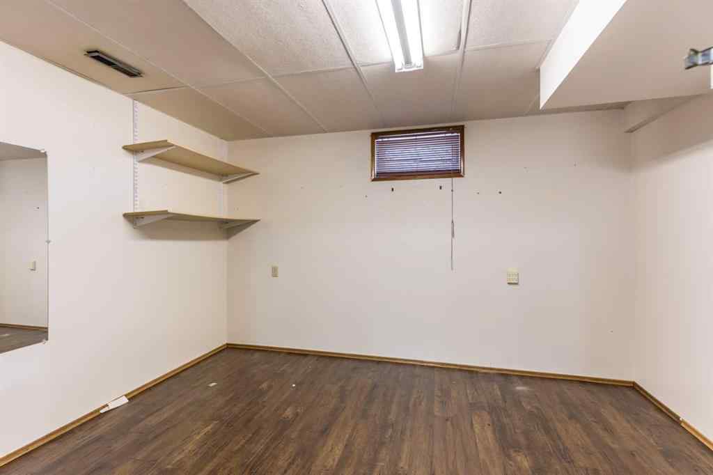 MLS® A2267656 - 8 Ross Glen Green SE in Ross Glen Medicine Hat, Residential