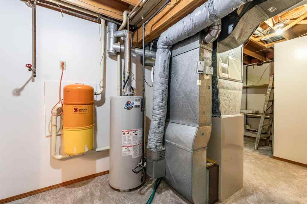 MLS® A2267656 - 8 Ross Glen Green SE in Ross Glen Medicine Hat, Residential