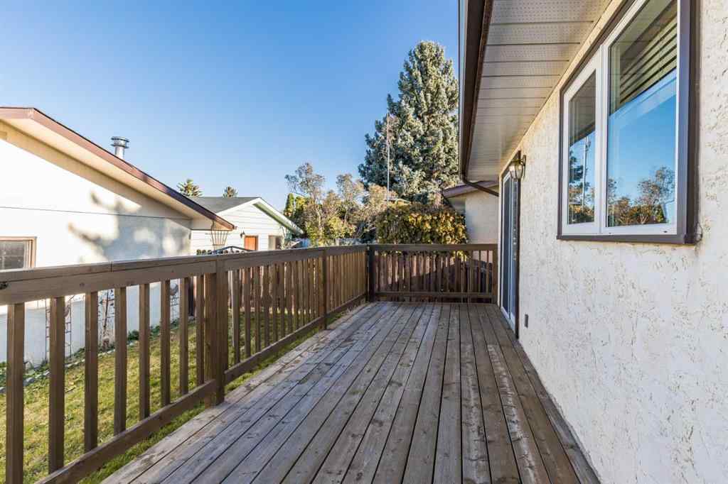 MLS® A2267656 - 8 Ross Glen Green SE in Ross Glen Medicine Hat, Residential