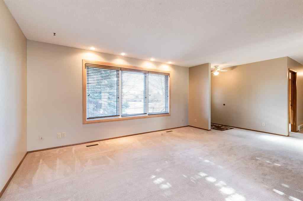 MLS® A2267656 - 8 Ross Glen Green SE in Ross Glen Medicine Hat, Residential