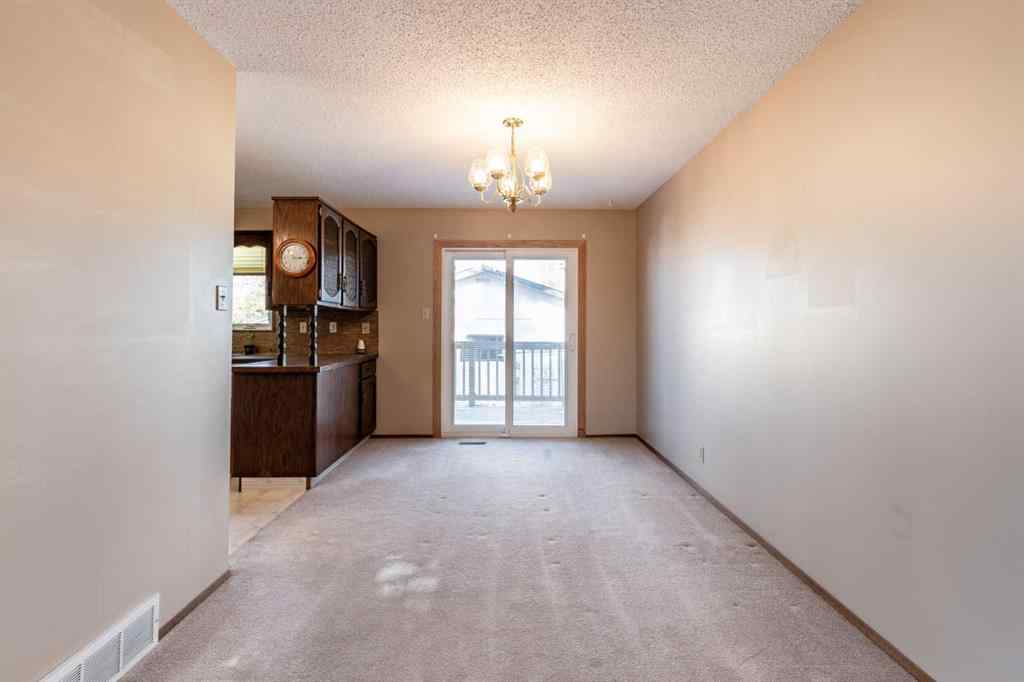 MLS® A2267656 - 8 Ross Glen Green SE in Ross Glen Medicine Hat, Residential
