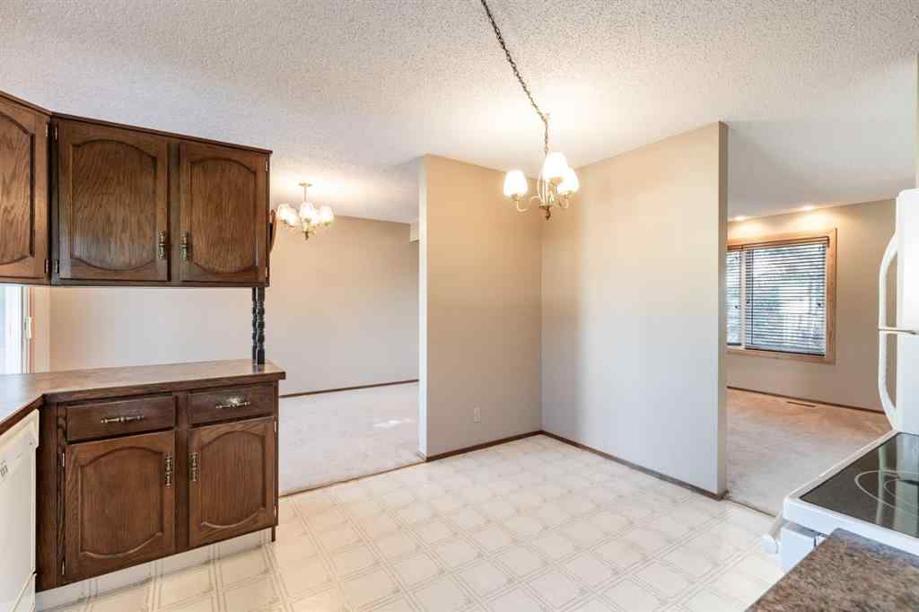 MLS® A2267656 - 8 Ross Glen Green SE in Ross Glen Medicine Hat, Residential