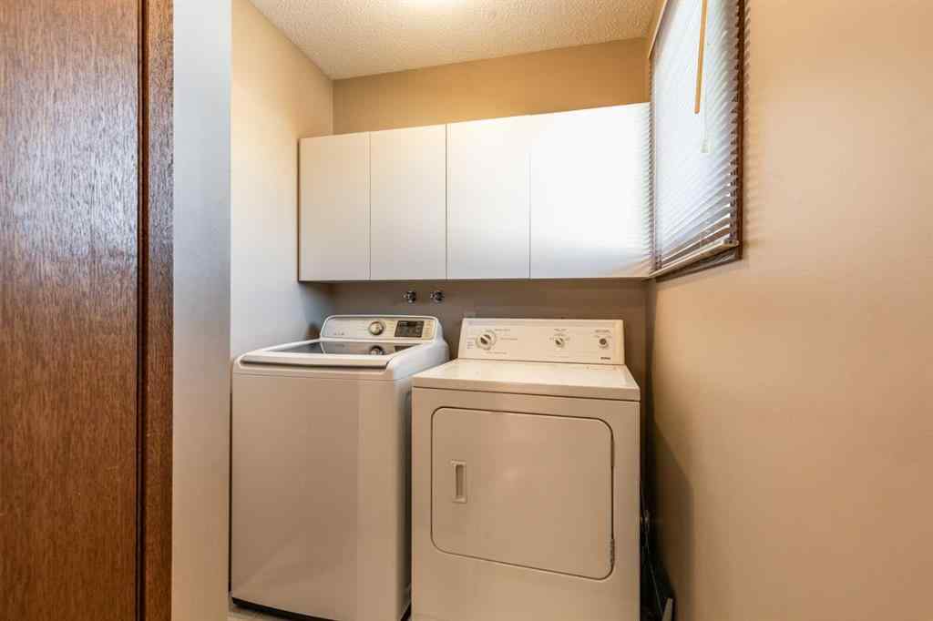 MLS® A2267656 - 8 Ross Glen Green SE in Ross Glen Medicine Hat, Residential