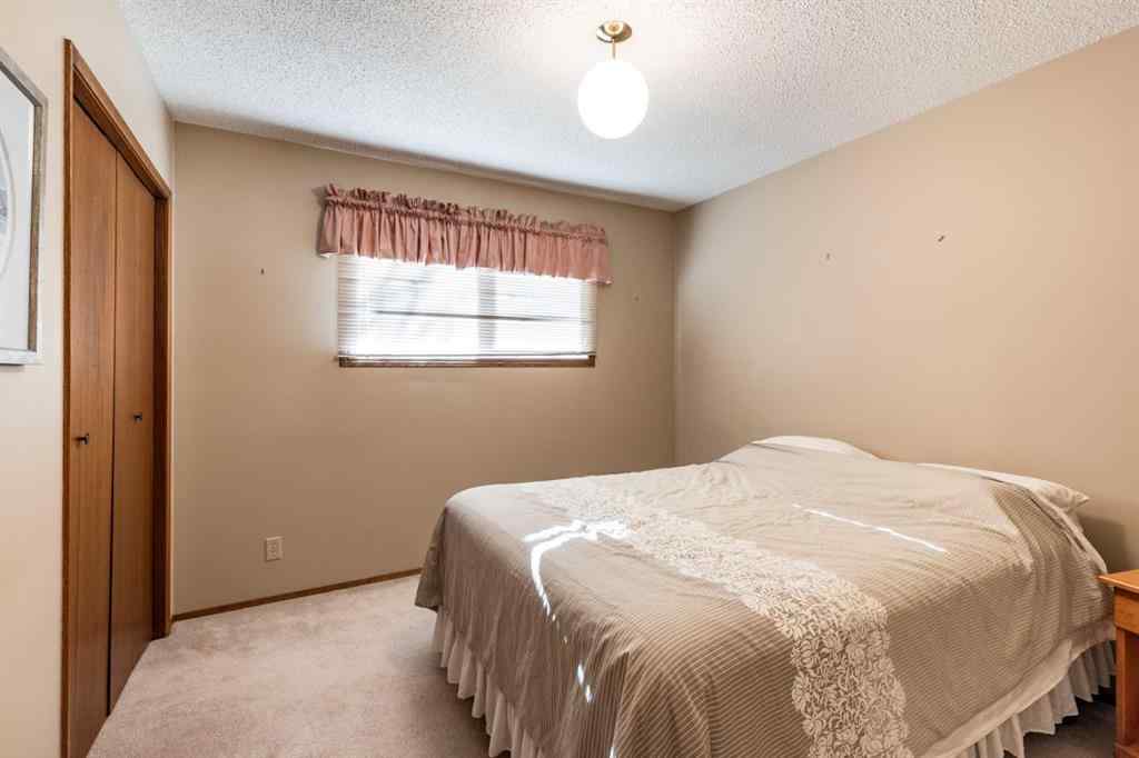 MLS® A2267656 - 8 Ross Glen Green SE in Ross Glen Medicine Hat, Residential