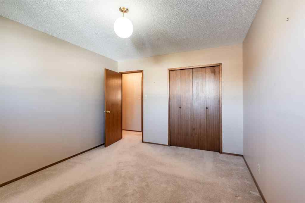 MLS® A2267656 - 8 Ross Glen Green SE in Ross Glen Medicine Hat, Residential