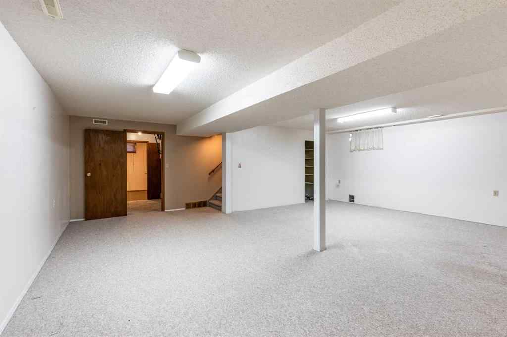 MLS® A2267656 - 8 Ross Glen Green SE in Ross Glen Medicine Hat, Residential