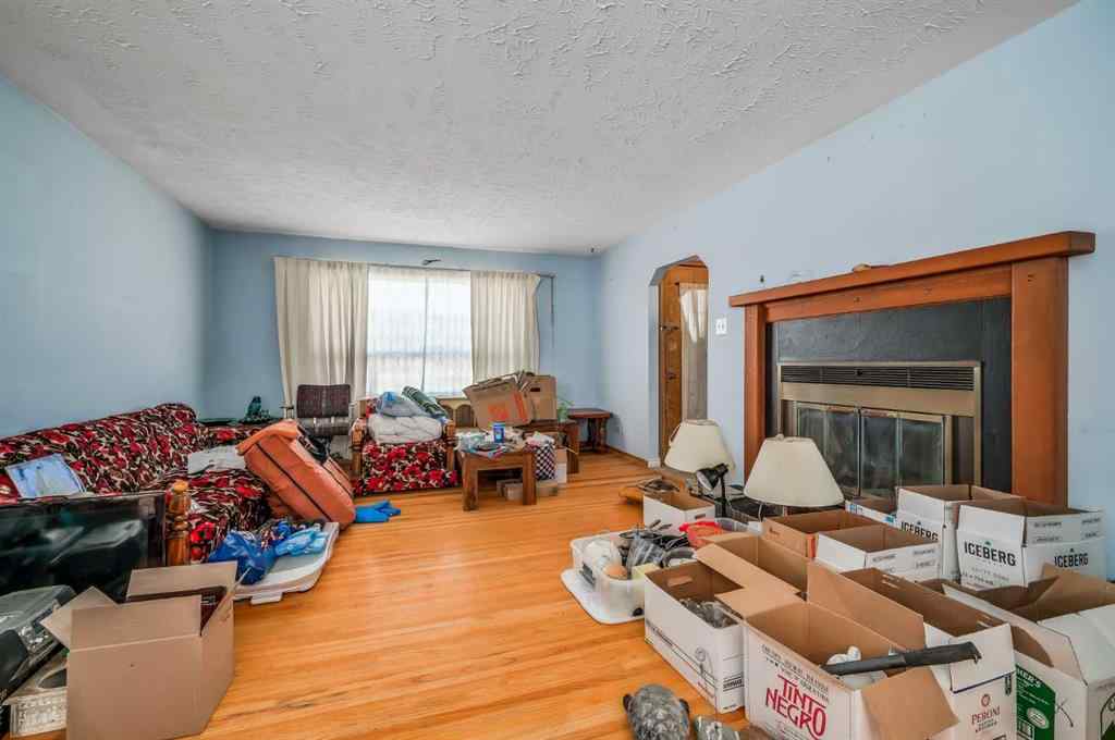 MLS® A2267660 - 3452 37 Street SW in Killarney/Glengarry Calgary, Residential