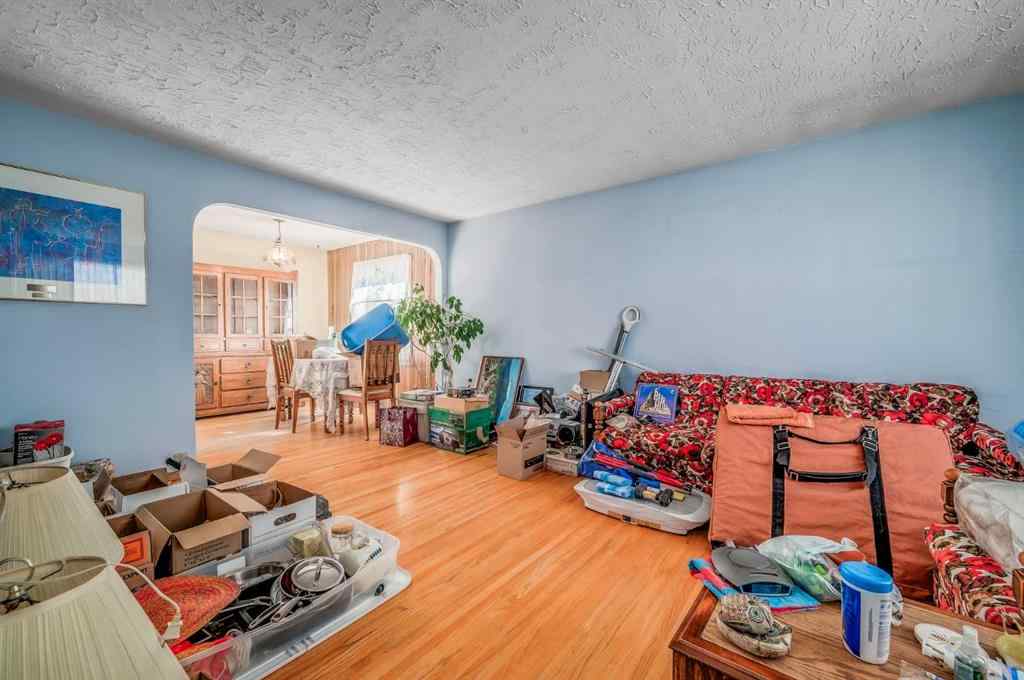 MLS® A2267660 - 3452 37 Street SW in Killarney/Glengarry Calgary, Residential