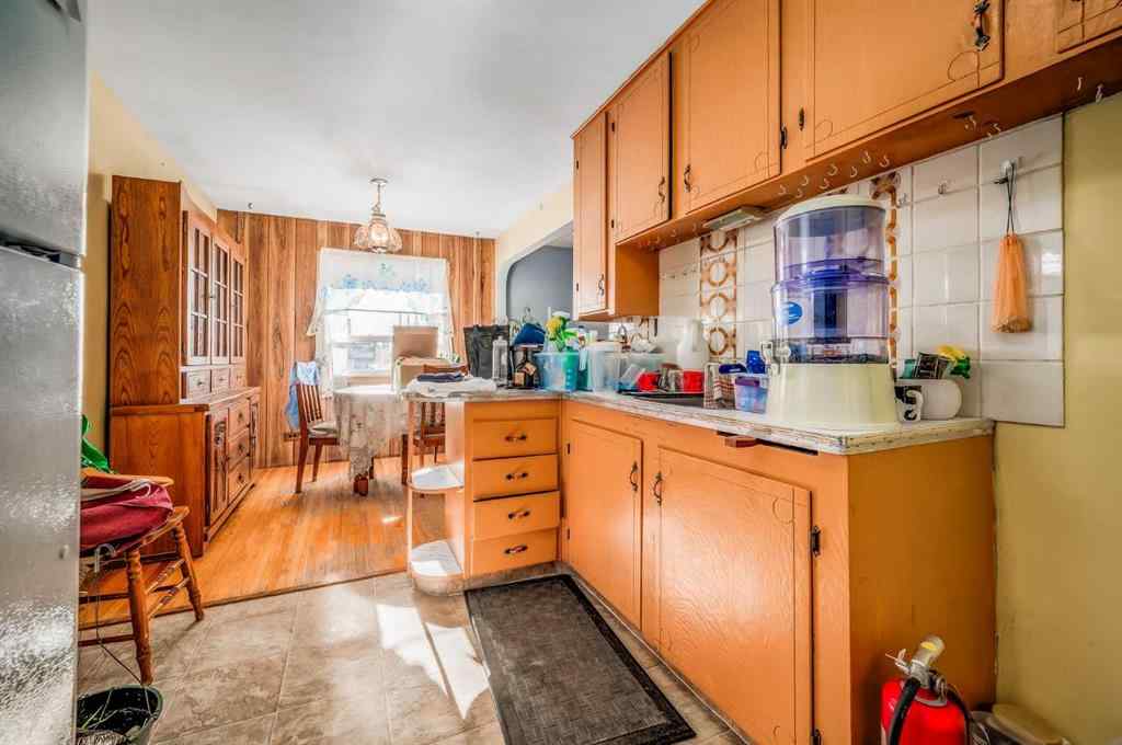 MLS® A2267660 - 3452 37 Street SW in Killarney/Glengarry Calgary, Residential