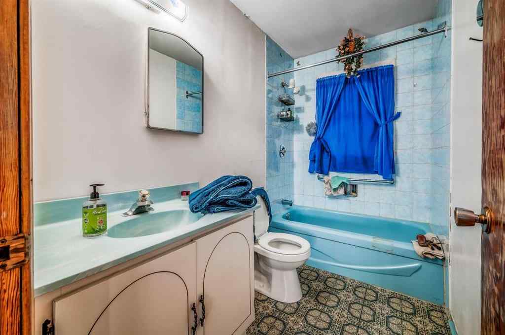 MLS® A2267660 - 3452 37 Street SW in Killarney/Glengarry Calgary, Residential