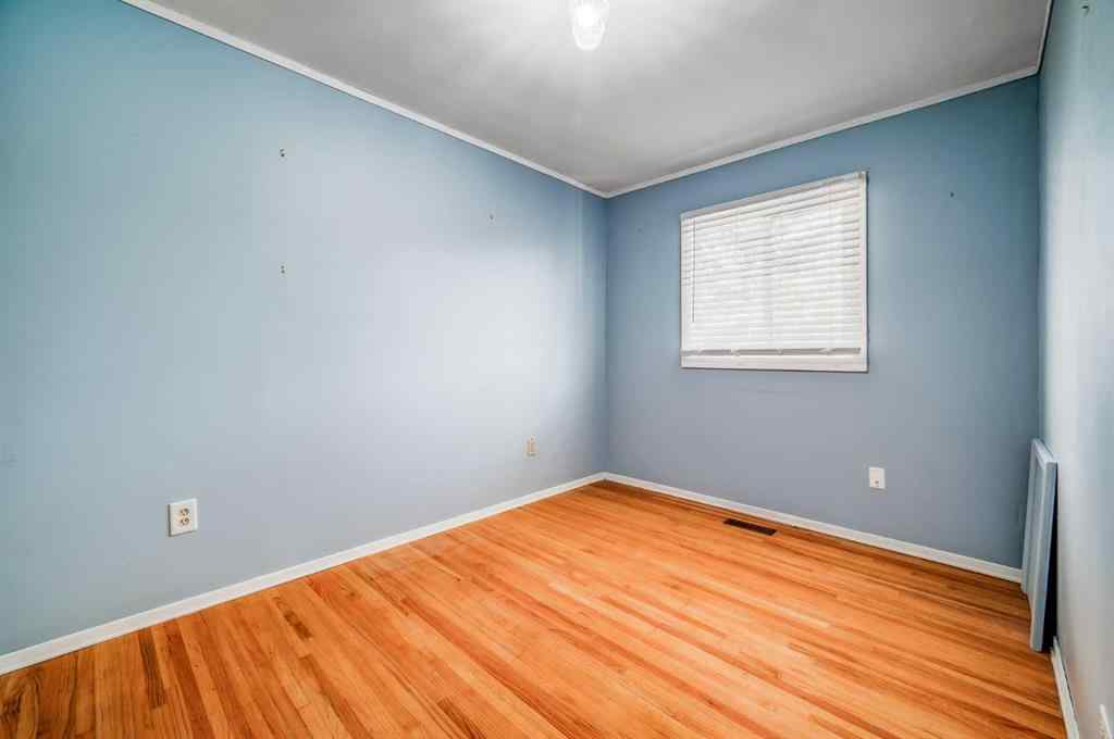 MLS® A2267660 - 3452 37 Street SW in Killarney/Glengarry Calgary, Residential