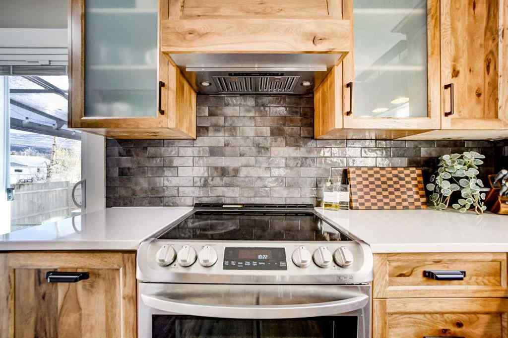 MLS® A2267663 - 22901 10 Avenue  in NONE Hillcrest, Residential