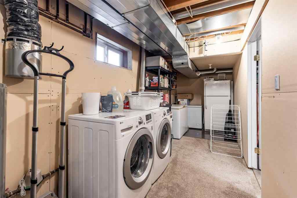 MLS® A2267668 - 2195 Hull Way NE in Northeast Crescent Heights Medicine Hat, Residential