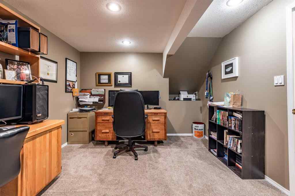 MLS® A2267668 - 2195 Hull Way NE in Northeast Crescent Heights Medicine Hat, Residential
