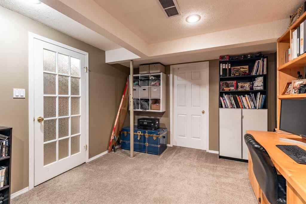 MLS® A2267668 - 2195 Hull Way NE in Northeast Crescent Heights Medicine Hat, Residential