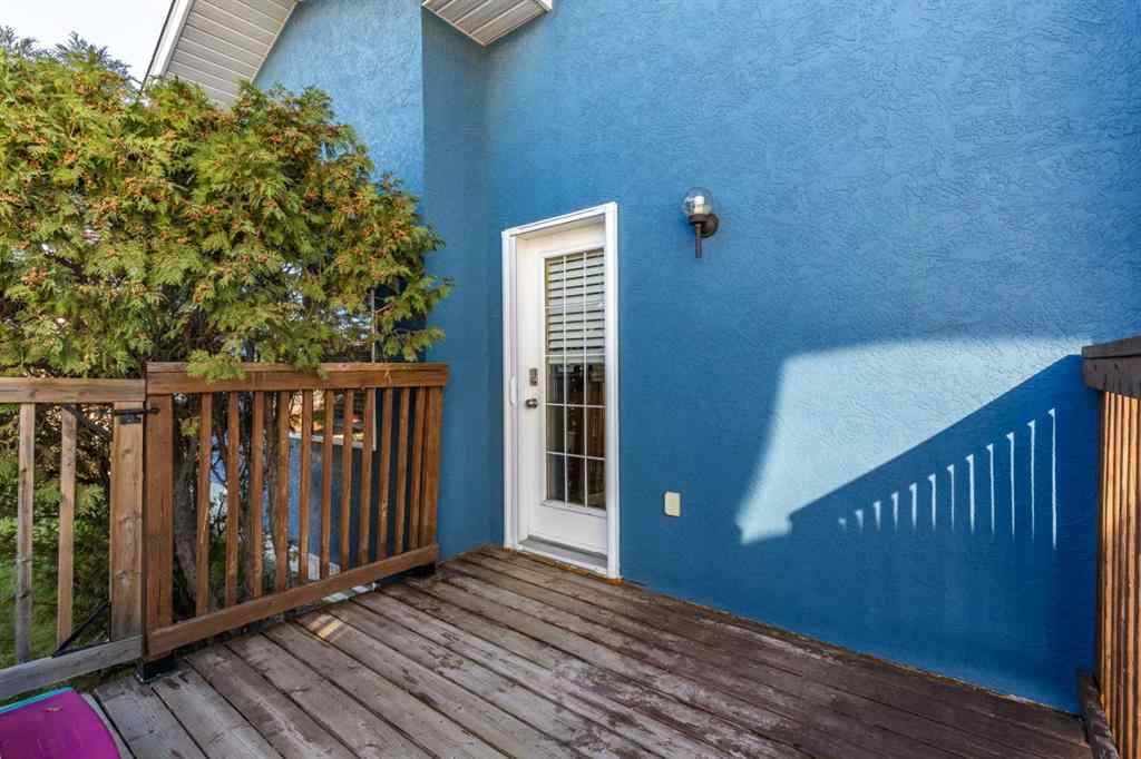 MLS® A2267668 - 2195 Hull Way NE in Northeast Crescent Heights Medicine Hat, Residential