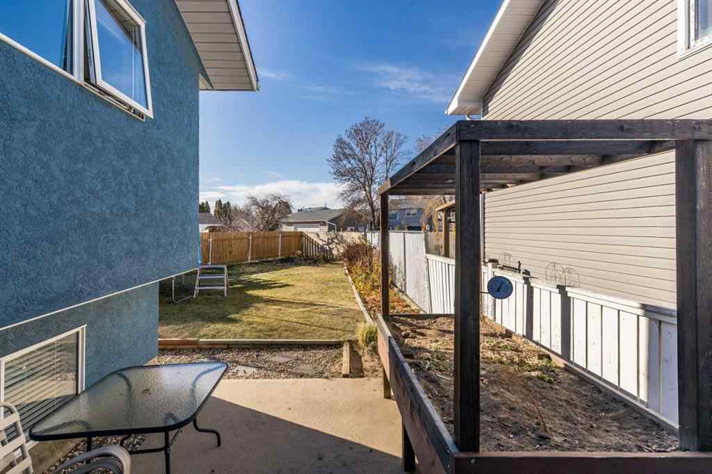 MLS® A2267668 - 2195 Hull Way NE in Northeast Crescent Heights Medicine Hat, Residential