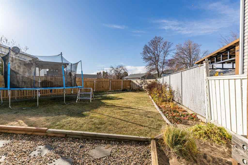 MLS® A2267668 - 2195 Hull Way NE in Northeast Crescent Heights Medicine Hat, Residential