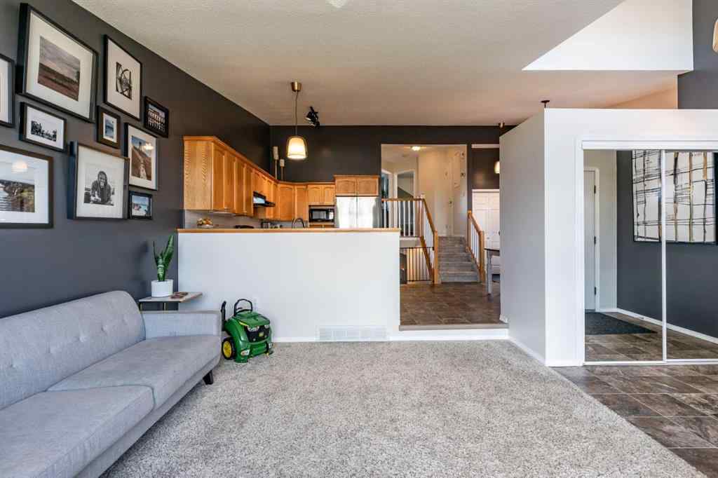 MLS® A2267668 - 2195 Hull Way NE in Northeast Crescent Heights Medicine Hat, Residential