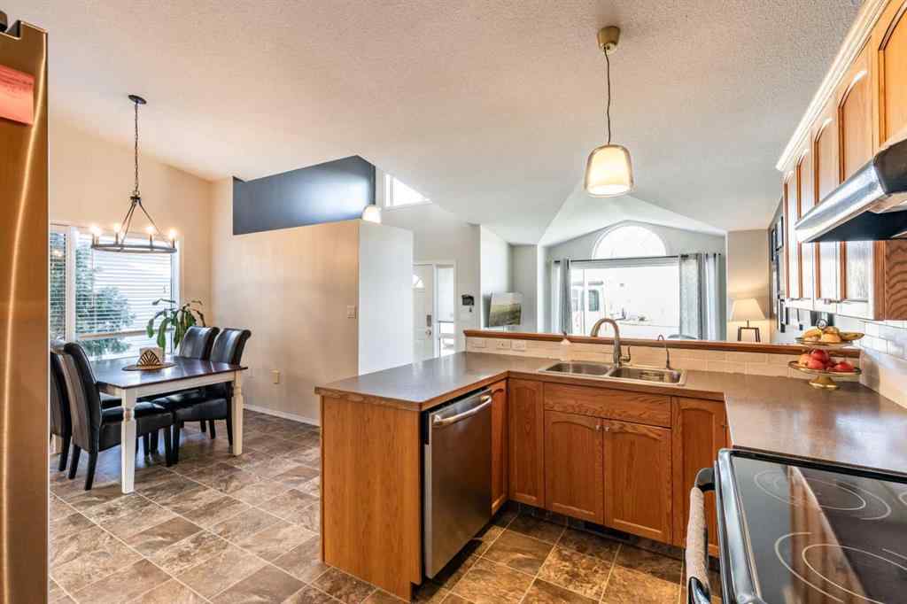 MLS® A2267668 - 2195 Hull Way NE in Northeast Crescent Heights Medicine Hat, Residential