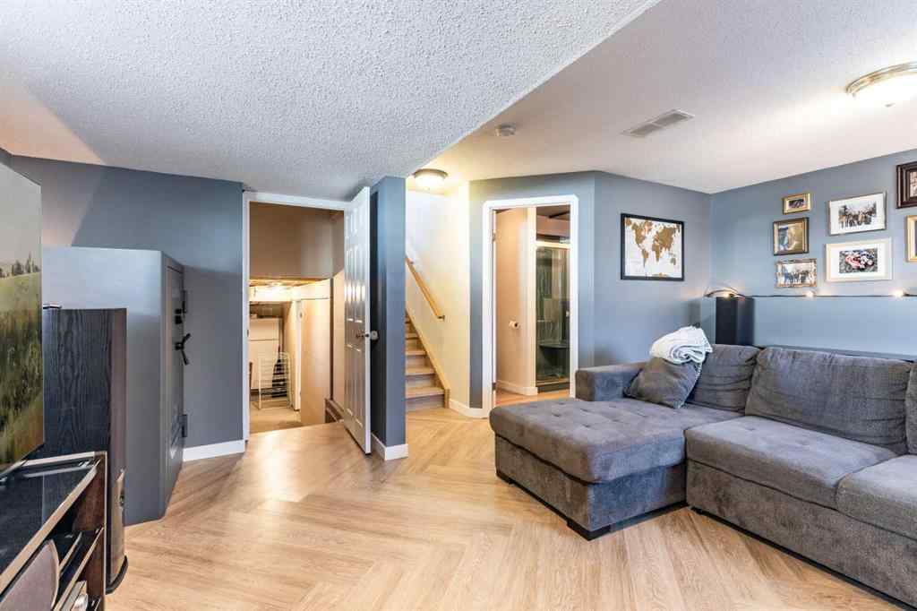 MLS® A2267668 - 2195 Hull Way NE in Northeast Crescent Heights Medicine Hat, Residential