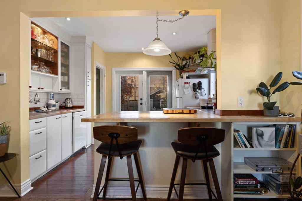 MLS® A2267675 - 315 12 Avenue NW in Crescent Heights Calgary, Residential