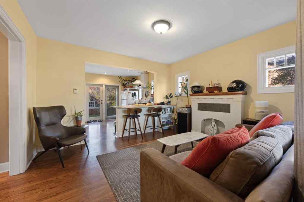 MLS® A2267675 - 315 12 Avenue NW in Crescent Heights Calgary, Residential