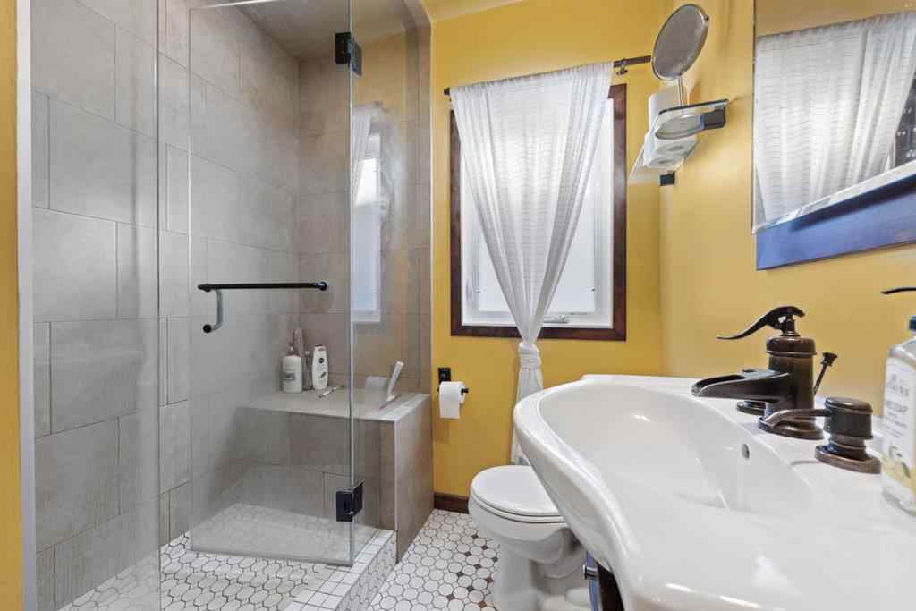 MLS® A2267675 - 315 12 Avenue NW in Crescent Heights Calgary, Residential