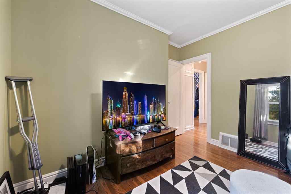 MLS® A2267675 - 315 12 Avenue NW in Crescent Heights Calgary, Residential