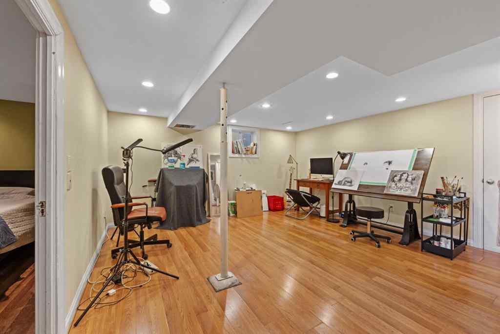 MLS® A2267675 - 315 12 Avenue NW in Crescent Heights Calgary, Residential