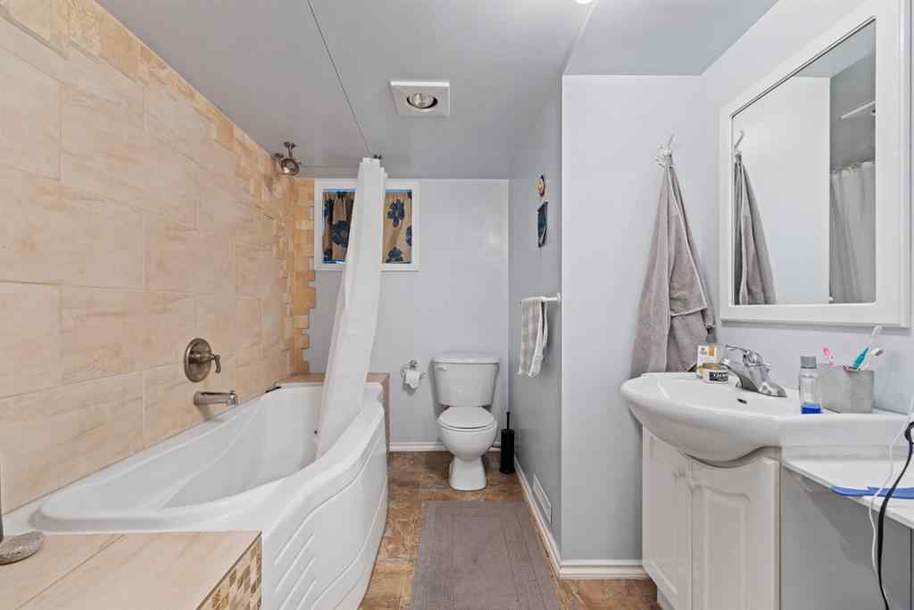 MLS® A2267675 - 315 12 Avenue NW in Crescent Heights Calgary, Residential