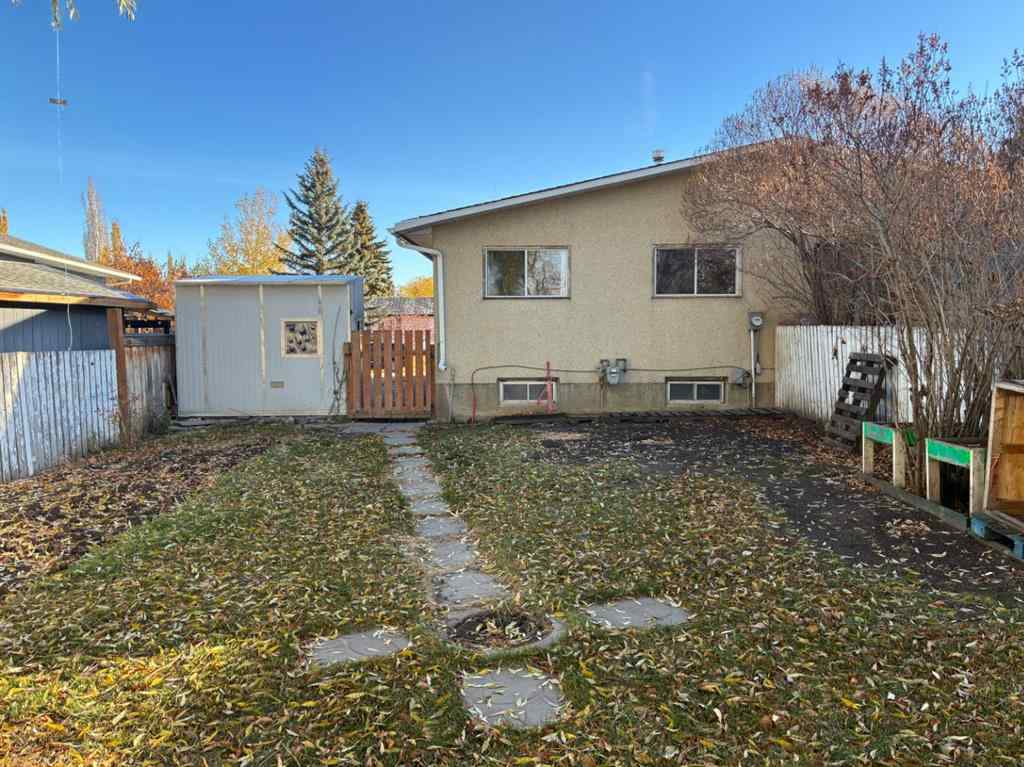 MLS® A2267678 - 7208 99A Street  in Hillside Grande Prairie, Residential