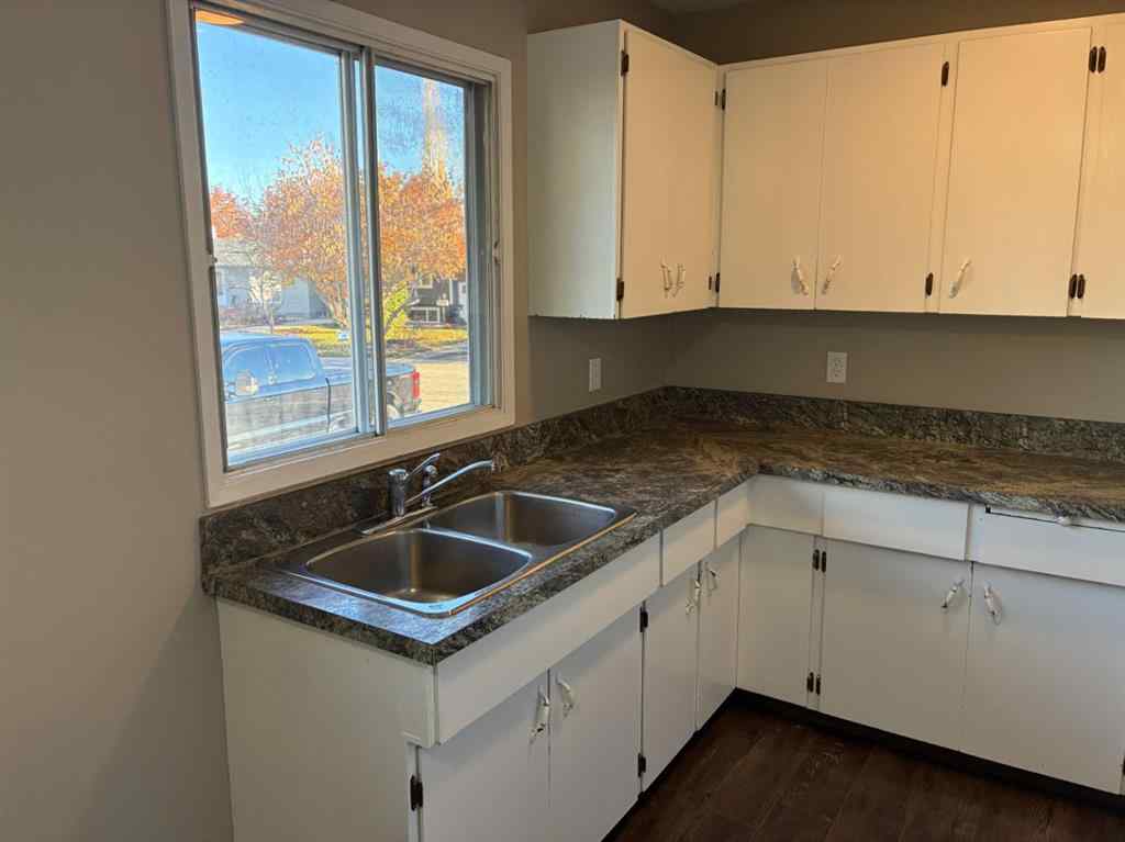 MLS® A2267678 - 7208 99A Street  in Hillside Grande Prairie, Residential